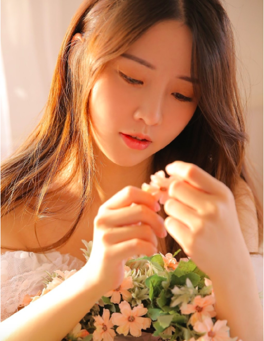 长发少女私房诱惑甜美迷人写真图片 5